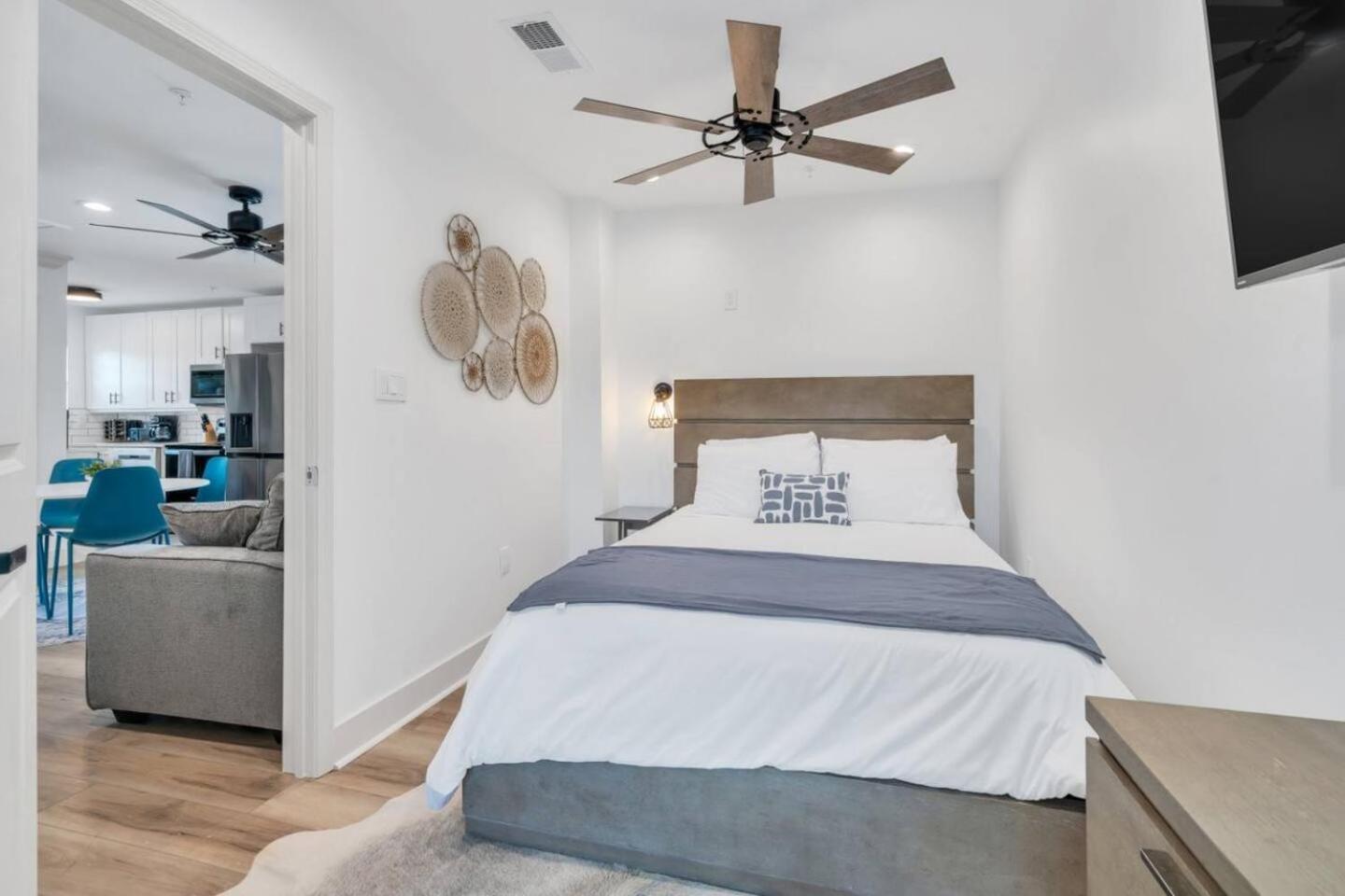 Spectacular Sleep 20 Near Fq W Pool Hotel
