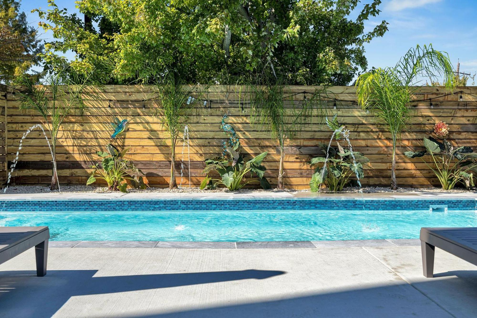 Spectacular Sleep 20 Near Fq W Pool